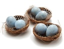 Vogelnestjes met 2 kwarteleitjes en veertjes Hemelsblauw 7 cm doos 6 stuks