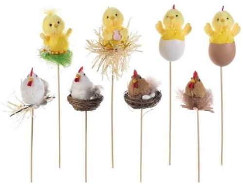 Paasfiguurtjes decoratieve kip en kuikens op steker mix 10 cm doos 16 stuks 