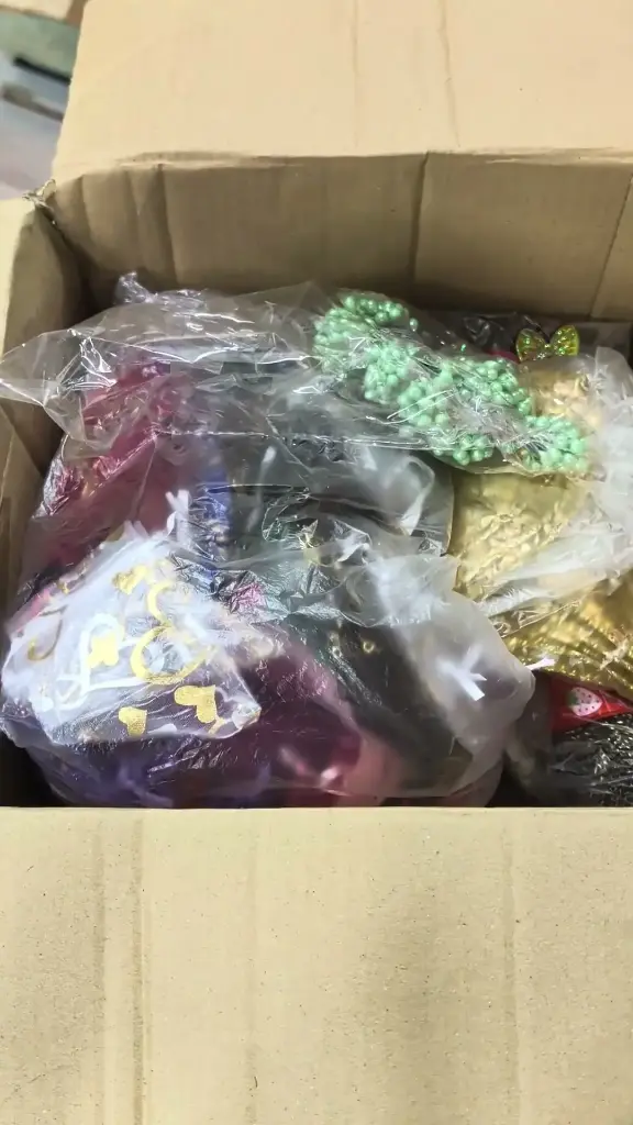 Restantenbox Bomvol Cadeauzakjes Giftbags en Lint Bekijk video voor inhoud 