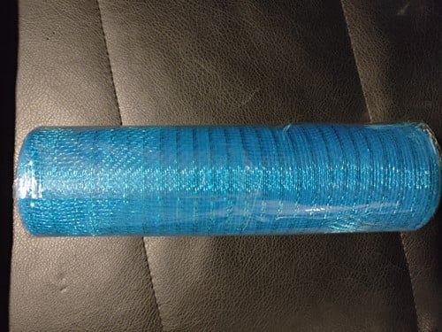 [A-027320] Decomesh Metallic Azuurblauw 26 cm rol 9 meter voor kransen en inpakken