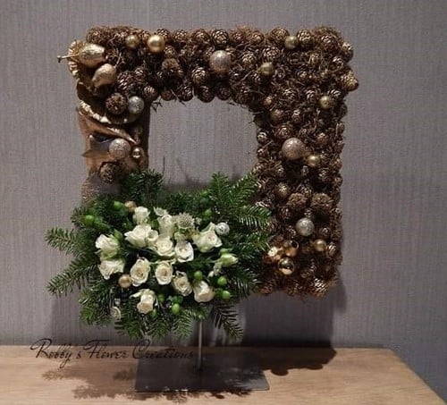 [A-019444] Styropor vierkant ornament 45 cm diameter met vierkant gat 20cm Piepschuim ornament 5cm dik EPS60