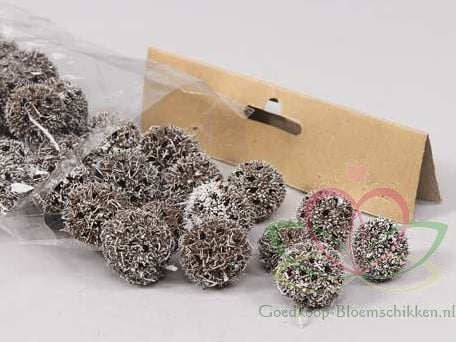 [A-011355] Liquidambar Fruit White Wash 100 gram kleinverpakking