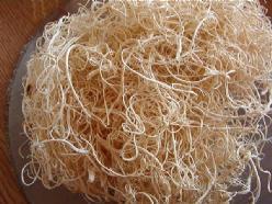 [A-001215] Curly Mos Gebleekt 30 gram kleinverpakking