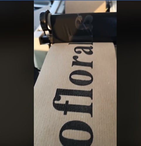 [A-018983] Eco Bedrukt lint Milieuvriendelijk (rouw)lint Kraftpapier met Zwarte opdruk 70 mm 80 cm