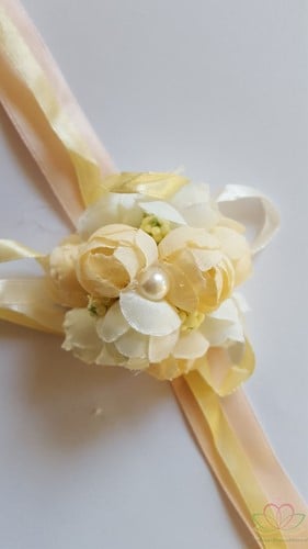 [A-013884] Polscorsage Champagne Wit Zalm met lintsluiting klaar