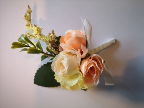 [A-023056] Luxe Corsage Zijden bloemen Zalm E Boutonnière met pinclip