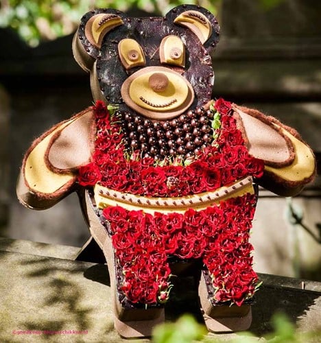[A-002986] OASIS® Teddybeer 48 cm staand oase voor verse bloemen
