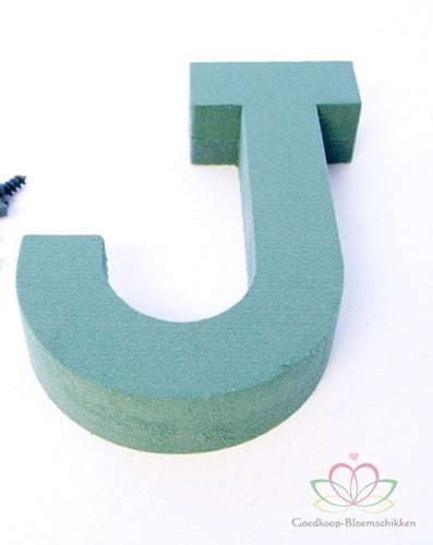 [A-010278] Letter J 30 x 20 cm steekschuimvorm oase voor verse bloemen