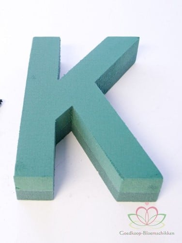 [A-010279] Letter K 30 x 20 cm steekschuimvorm oase voor verse bloemen