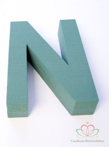 [A-010282] Letter N 30 x 20 cm steekschuimvorm oase voor verse bloemen