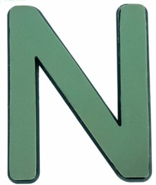 [A-019679] Letter N 30 x 20 cm Premier met Plastic bodem steekschuimvorm oase voor verse bloemen past NIET op frame B-keus