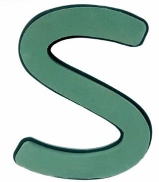 [A-019682] Letter S 30 x 20 cm Premier met Plastic bodem steekschuimvorm oase voor verse bloemen past NIET op frame