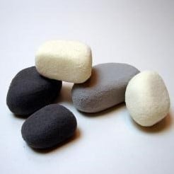 [A-003050] Oasis® Rainbow Pebbles 9 stuks Ivory Zilver Grey gekleurd steekschuim