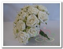 [A-006974] Bruidsboeket Foamrozen RoomWit met parels. EV53 