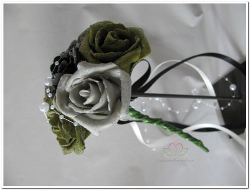 [A-008703] Bruidsmeisjesboeketje Groen /Zwart/Taupe/Grijs BMB15 