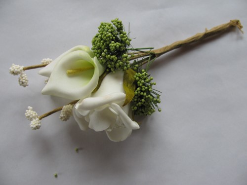 [A-009203] Maatwerk Corsage Calla Roos Cremegroen New Style Pick