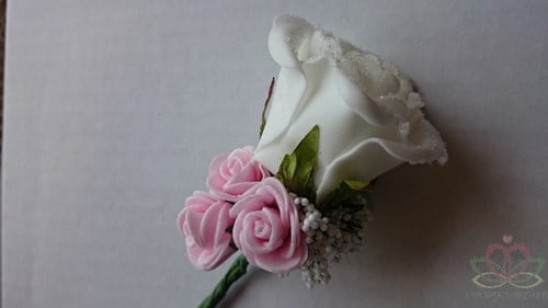 [A-011118] Corsage Roos besuikerd Wit+SoftRoze CEM143 Maatwerk