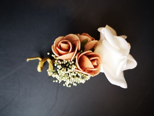 [A-023508] Corsage Roos Lieke Zalm Cava Creme zand Maatwerk