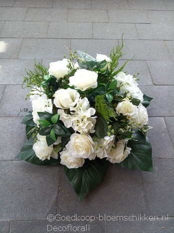 [A-015500] Rouwstuk Groot Rond Biedermeier Zijdenbloem kant en klaar 45 cm