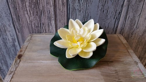 [A-013925] Real Touch Waterlelie Creme 10 cm per stuk