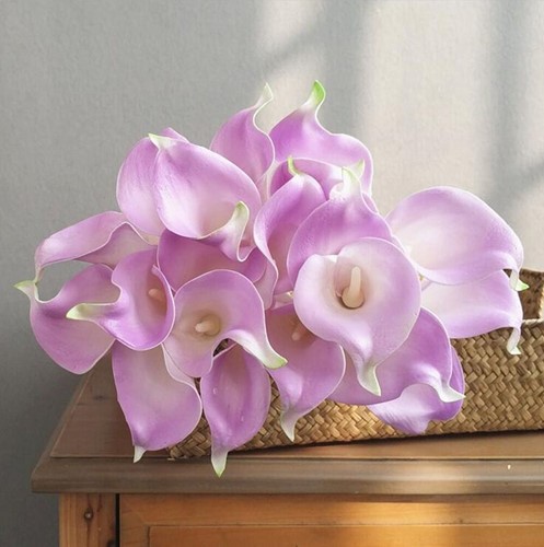 [A-015944] Calla Real Touch Lavendel 7 cm 37 cm lang per stuk