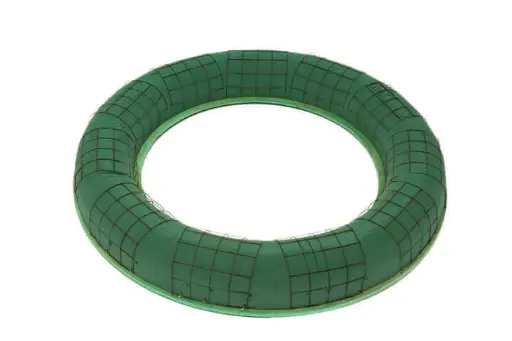 [A-027893] Steekschuim Krans Okudur oase voor verse bloemen 65 cm houten onderlaag  