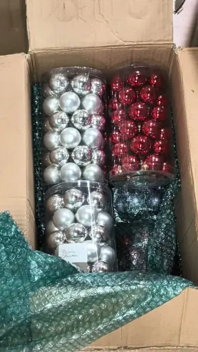 [A-028180] Restantenbox Bomvol Kerstballen 4 cm 36 st/box Bekijk video voor inhoud
