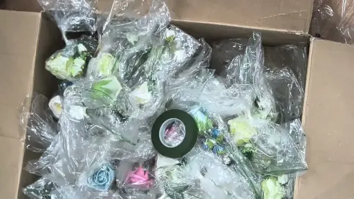 [A-028191] Restantenbox Foamcorsages maken vnl pastel Bekijk video voor inhoud